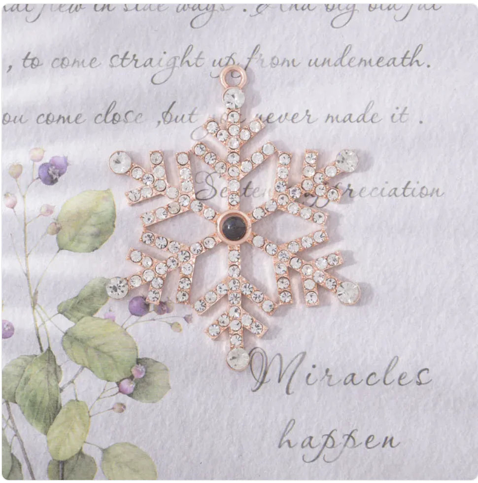 Snowflake Projection Necklace for Christmas & Thanksgiving Gifts